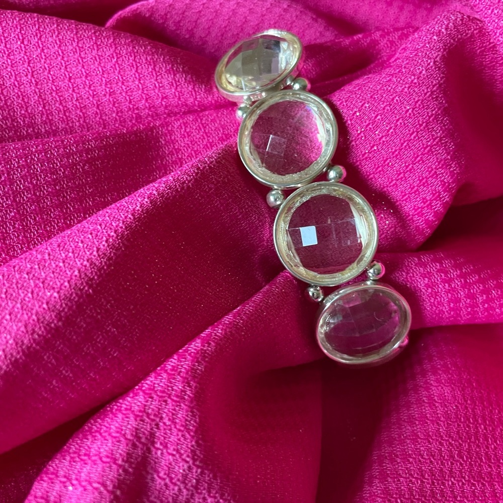 Clear flat connector bead stretchy bracelet